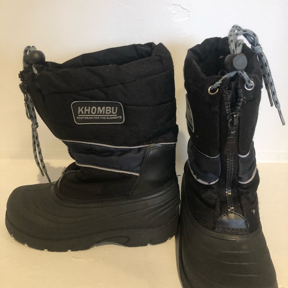 Khombu winter boots size 1 boys or girls. Black and dark grey. Warm